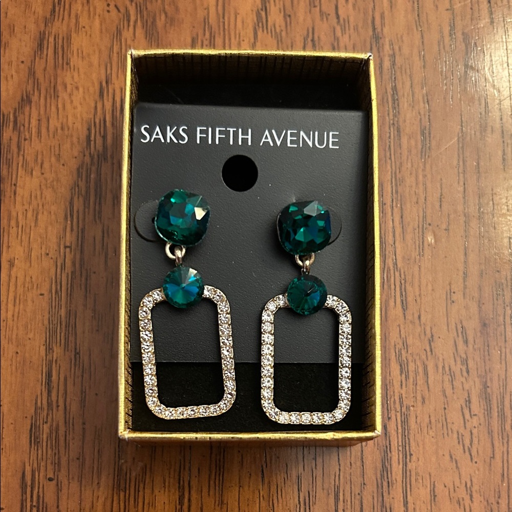 Saks Fifth Avenue Teal and Gold Geometric Earrings 🍀
